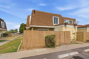 8432 N 34th Dr, Phoenix, AZ 85051 - Photo 7