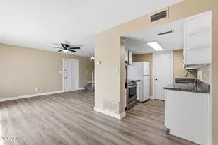 8432 N 34th Dr, Phoenix, AZ 85051 - Photo 13