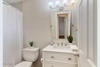 1025 E Highland Avenue #24, Phoenix, AZ 85014 - Photo 13