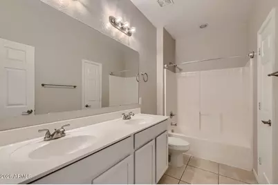 2610 W Gaby Road, Phoenix, AZ 85041 - Photo 5