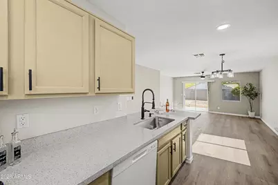 15465 W Port Royale Lane, Surprise, AZ 85379 - Photo 5