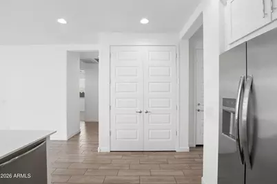73 E Capricorn Way, Chandler, AZ 85249 - Photo 11