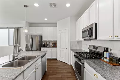 12508 N 174th Lane, Surprise, AZ 85388 - Photo 5