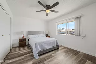 10350 W Caron Dr, Sun City, AZ 85351 - Photo 9
