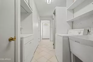 10350 W Caron Dr, Sun City, AZ 85351 - Photo 15