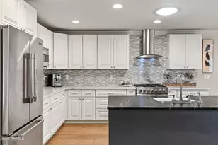 4025 E Osborn Rd, Phoenix, AZ 85018 - Photo 11