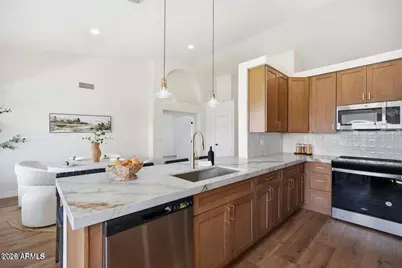 519 W Comstock Drive, Gilbert, AZ 85233 - Photo 5