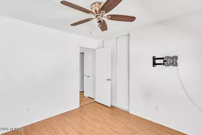 218 E Milada Drive, Phoenix, AZ 85042 - Photo 27