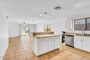 218 E Milada Dr, Phoenix, AZ 85042 - Photo 7