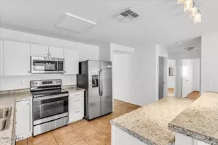 218 E Milada Dr, Phoenix, AZ 85042 - Photo 11