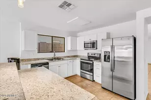 218 E Milada Dr, Phoenix, AZ 85042 - Photo 9