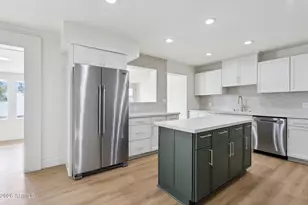 7827 E Moreland St, Scottsdale, AZ 85257 - Photo 13