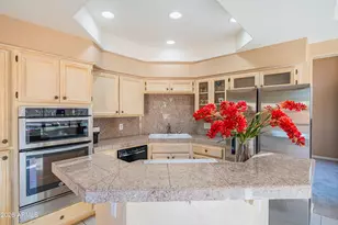 1054 E Shangri La Rd, Phoenix, AZ 85020 - Photo 11