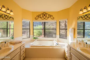 1054 E Shangri La Rd, Phoenix, AZ 85020 - Photo 17