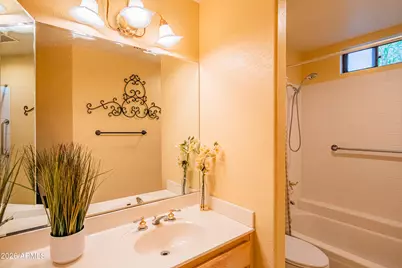 1054 E Shangri La Road, Phoenix, AZ 85020 - Photo 21