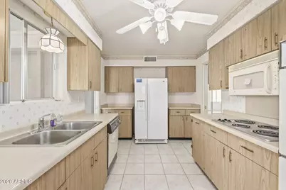 10715 W Clair Drive, Sun City, AZ 85351 - Photo 19