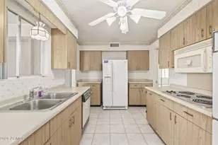 10715 W Clair Dr, Sun City, AZ 85351 - Photo 19