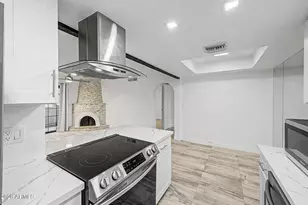 7557 N Dreamy Draw Dr, Phoenix, AZ 85020 - Photo 11