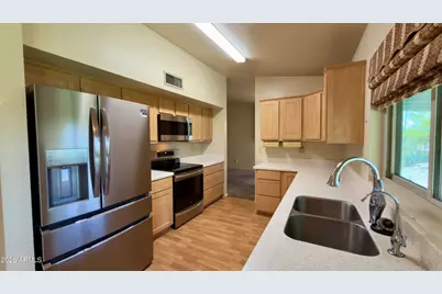 10121 W Avenida Cordoniz --, Phoenix, AZ 85037 - Photo 5