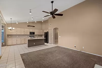 22407 N 71st Lane, Glendale, AZ 85310 - Photo 11