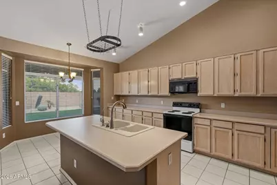 22407 N 71st Lane, Glendale, AZ 85310 - Photo 7