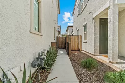 2786 S Apache Drive, Chandler, AZ 85286 - Photo 3