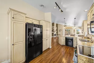 19160 N 116th Lane, Surprise, AZ 85378 - Photo 11