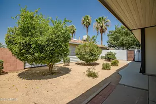 3431 W Country Gables Dr, Phoenix, AZ 85053 - Photo 25