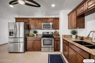 3431 W Country Gables Dr, Phoenix, AZ 85053 - Photo 7
