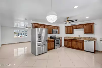 3431 W Country Gables Drive, Phoenix, AZ 85053 - Photo 9