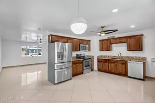 3431 W Country Gables Dr, Phoenix, AZ 85053 - Photo 9