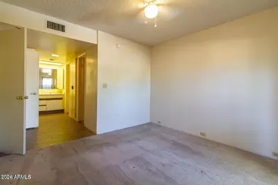 7557 N Dreamy Draw Drive #101, Phoenix, AZ 85020 - Photo 9