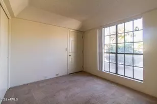 7557 N Dreamy Draw Dr, Phoenix, AZ 85020 - Photo 17