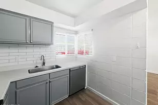 1911 E Amelia Ave, Phoenix, AZ 85016 - Photo 3
