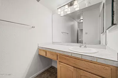 2233 E Highland Avenue #138, Phoenix, AZ 85016 - Photo 11