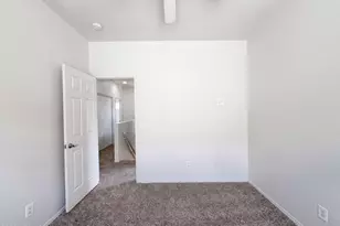 5641 S 10th Dr, Phoenix, AZ 85041 - Photo 15