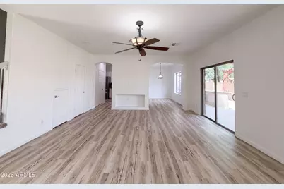5641 S 10th Drive, Phoenix, AZ 85041 - Photo 3