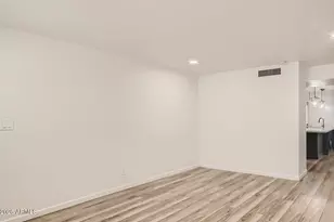 3115 S Kachina Dr, Tempe, AZ 85282 - Photo 3