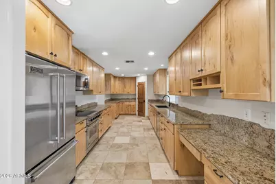 6332 E Earll Drive, Scottsdale, AZ 85251 - Photo 11