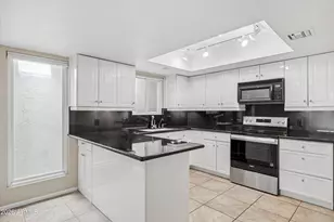 5208 N 78th Way, Scottsdale, AZ 85250 - Photo 11