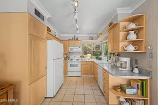 1518 E Northshore Dr, Tempe, AZ 85283 - Photo 7