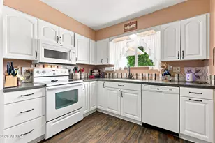 10466 W Mountain View Rd, Sun City, AZ 85351 - Photo 27