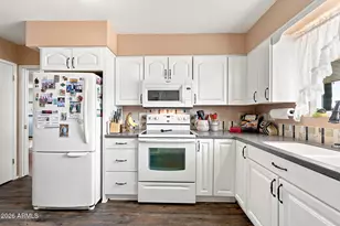 10466 W Mountain View Rd, Sun City, AZ 85351 - Photo 27