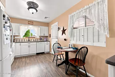 10466 W Mountain View Road, Sun City, AZ 85351 - Photo 25