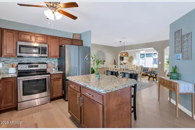 6038 W Desert Hills Drive, Glendale, AZ 85304 - Photo 7