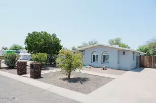 18218 N 1st St, Phoenix, AZ 85022 - Photo 1