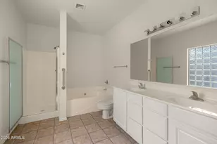 1226 E Gwen St, Phoenix, AZ 85042 - Photo 9