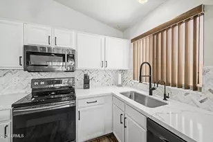 4327 E Tether Trail, Phoenix, AZ 85050 - Photo 15