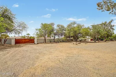 9420 E Cactus Road, Scottsdale, AZ 85260 - Photo 17