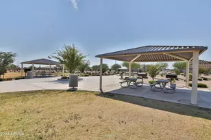 16873 W Fetlock Trl, Surprise, AZ 85387 - Photo 33